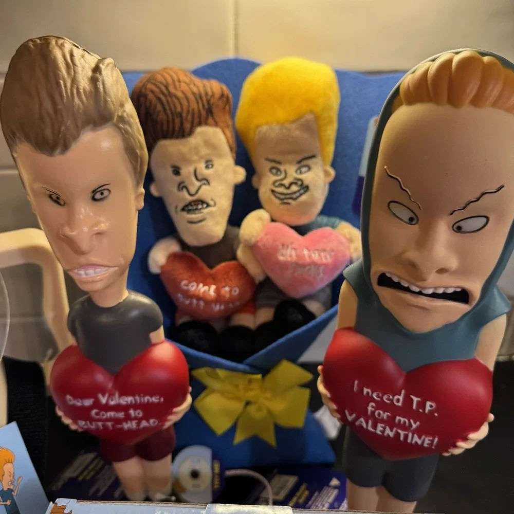 Ultimate Beavis And Butthead Bouquet, 2 Blow Molds, 2 Glass Tumblers, travel mug